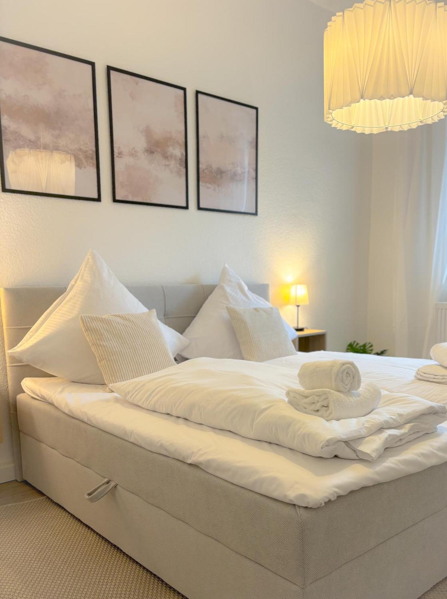 Helles City Apartment Fuer Familien & Gruppen ノイ・ウルム エクステリア 写真